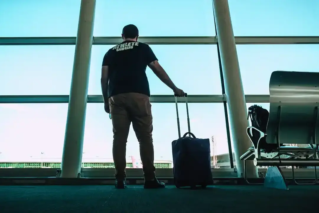 Ile kosztuje dokupienie bagażu na lotnisku wizz air? Sprawdź ceny!