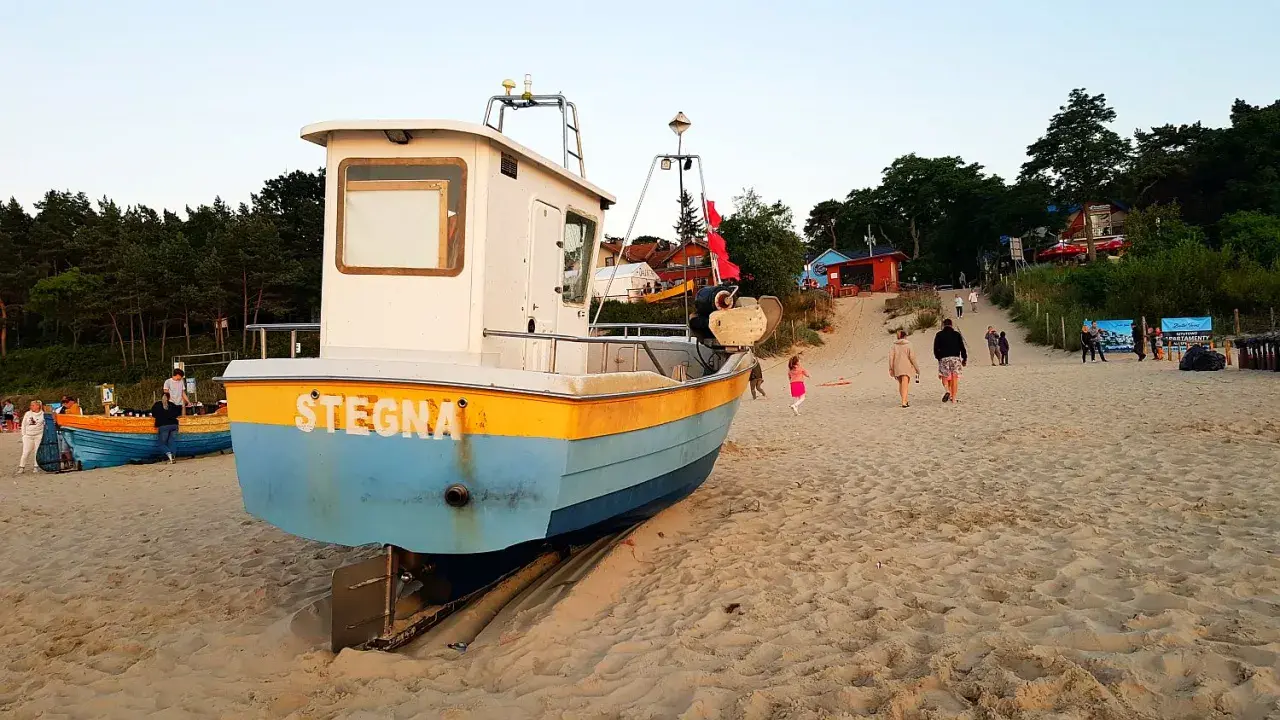 Zdjęcie Stegna ile do morza? Sprawdź, jak blisko jest plaża i parkingi