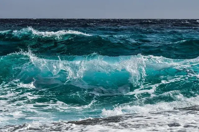 Zdjęcie Co to jest morze? Poznaj jego cechy i różnice z oceanem