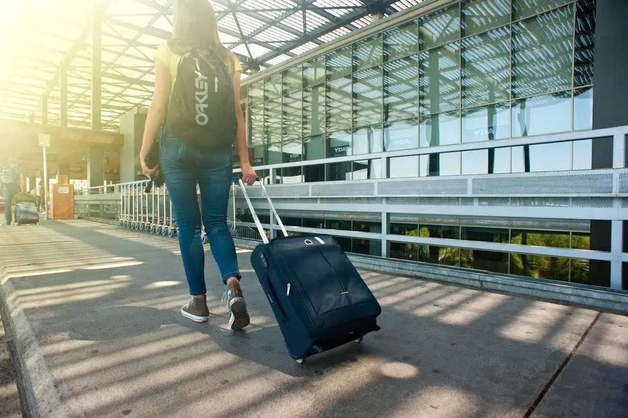 Zdjęcie Walizka kabinowa jakie wymiary? Sprawdź, aby uniknąć problemów w podróży