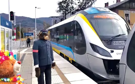 Dojazd pociągiem do Ustronia Morskiego: praktyczny przewodnik