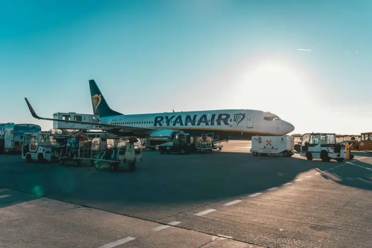 Ile kosztuje bagaż rejestrowany Ryanair? Cennik i porady